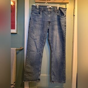 Levi's Straight Fit Blue Jeans